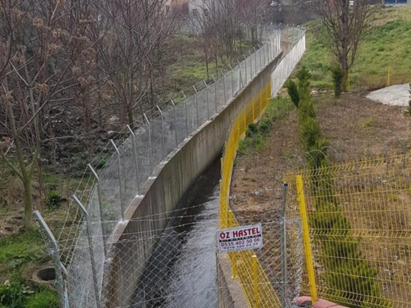 Atakent İski Dere Koruma Çitleri